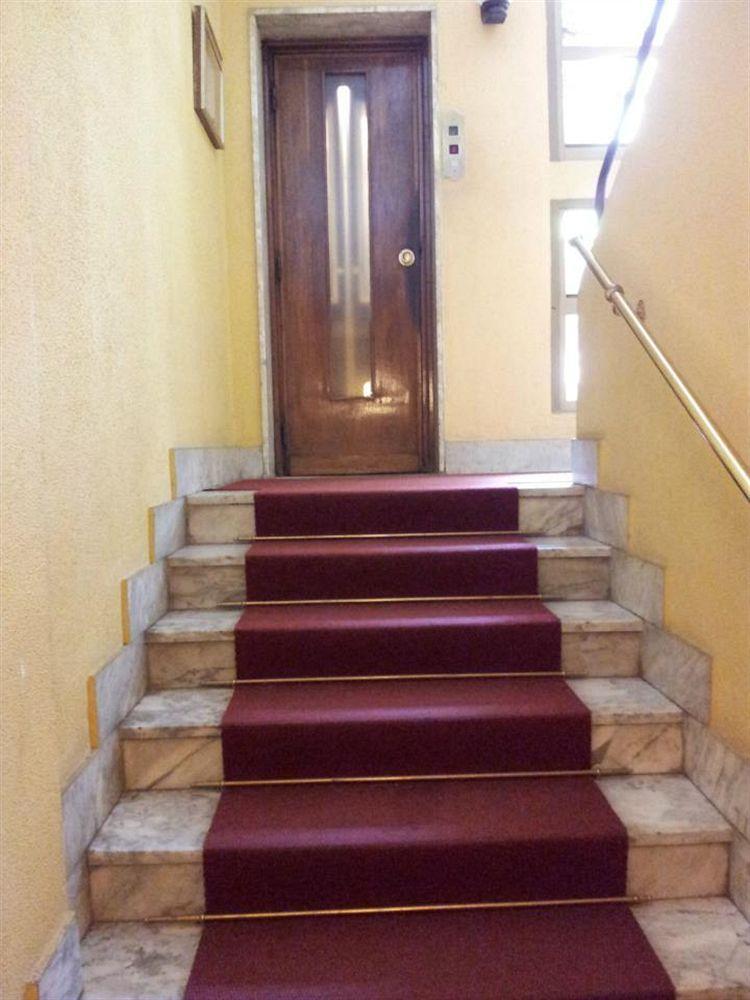 Hotel Arco Romana Milán Exterior foto