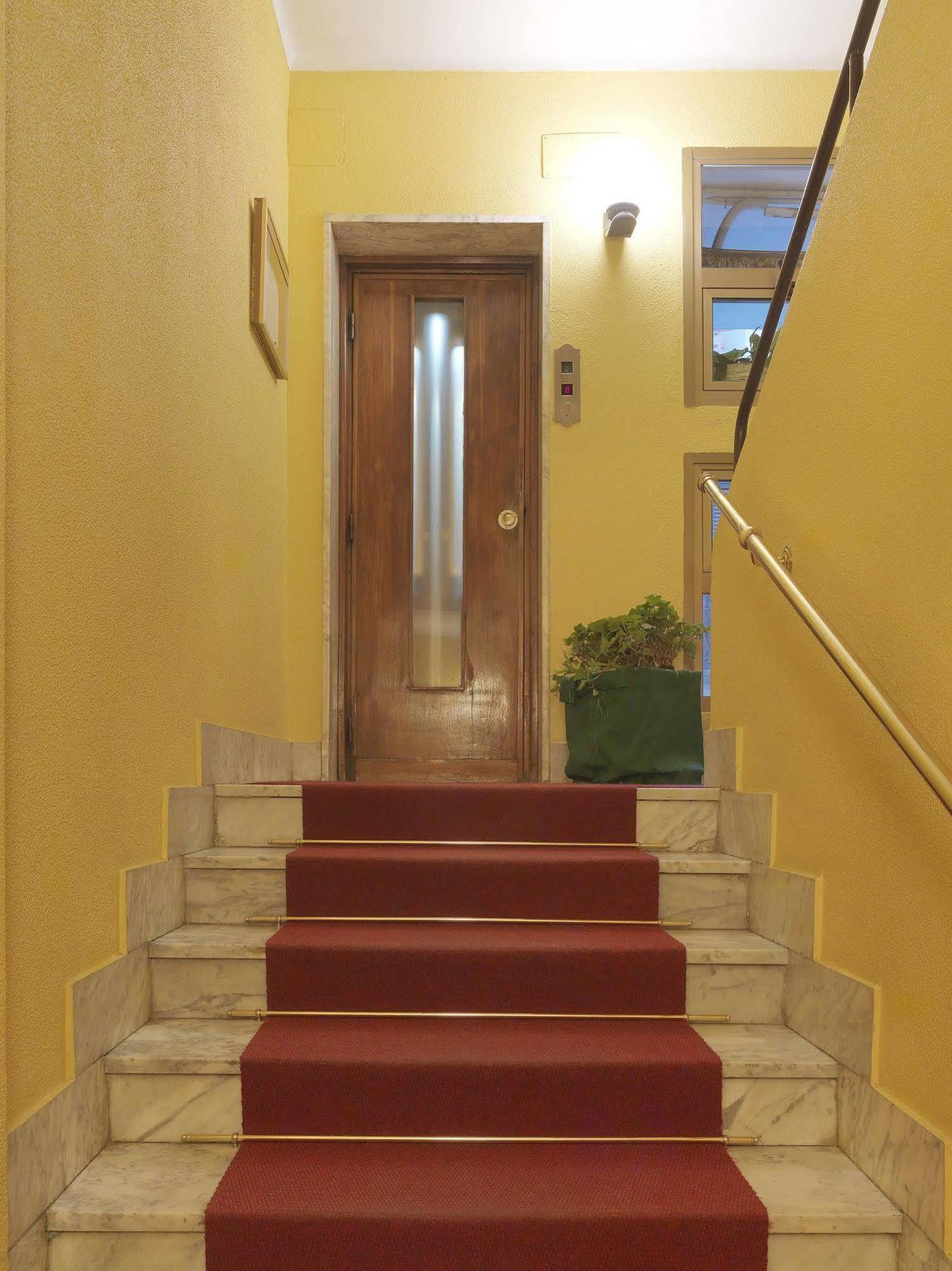 Hotel Arco Romana Milán Exterior foto